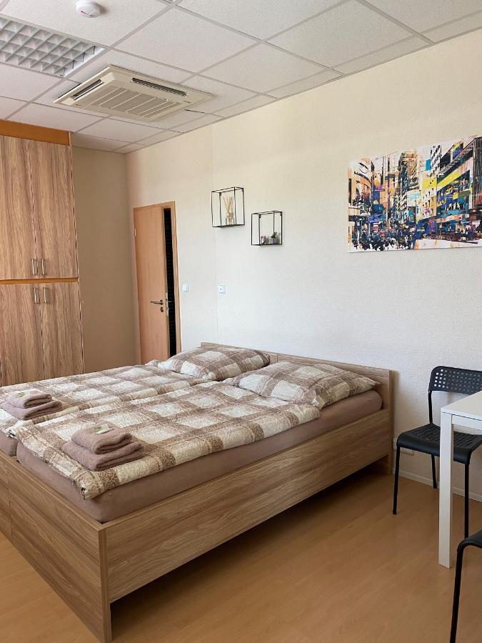 Hostel Годонін Екстер'єр фото
