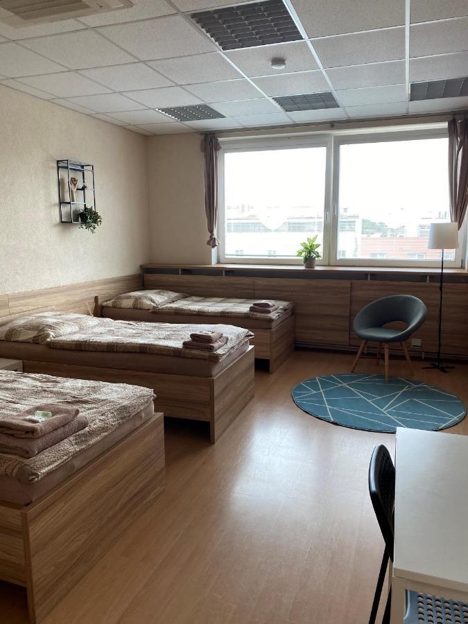 Hostel Годонін Екстер'єр фото