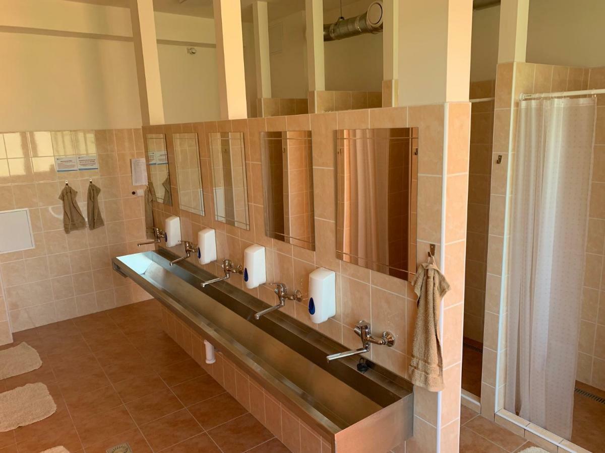 Hostel Годонін Екстер'єр фото